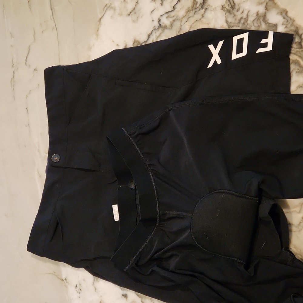 Youth fox ranger size 28 bike shorts